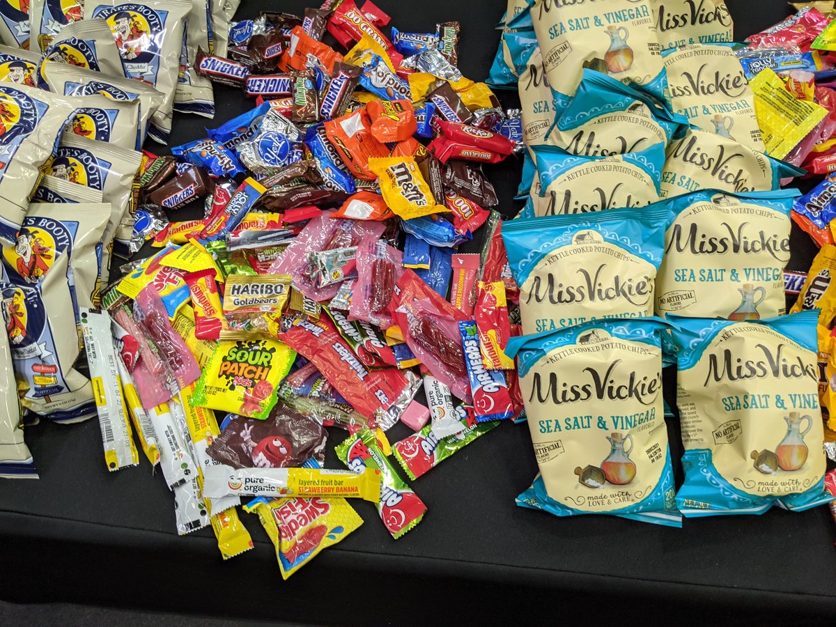 w2wcookie's tweet photo. #hackathon --> More like #snackathon!!!!
#5GSportsHack #5G #nutritious https://t.co/tbrE7C1KiF