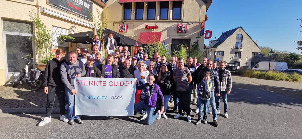 Krichevalier's tweet photo. #sc85 in gedachte bij Guido! Blijven vechten! 💜💙 #scsimplythebest85 #bluemoonbelgium We’re with you Guido! https://t.co/IUgM92Icxq