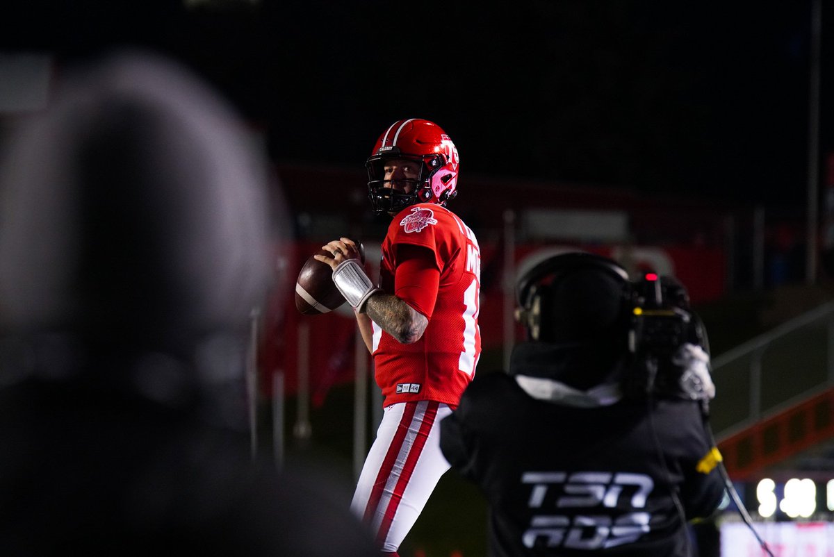 PixelsPhotons's tweet photo. Shooting at McMahon last night. Couldn't pull off the win, but we had fun anyway. #cfl #stampeders https://t.co/fh4Be5Eyx1