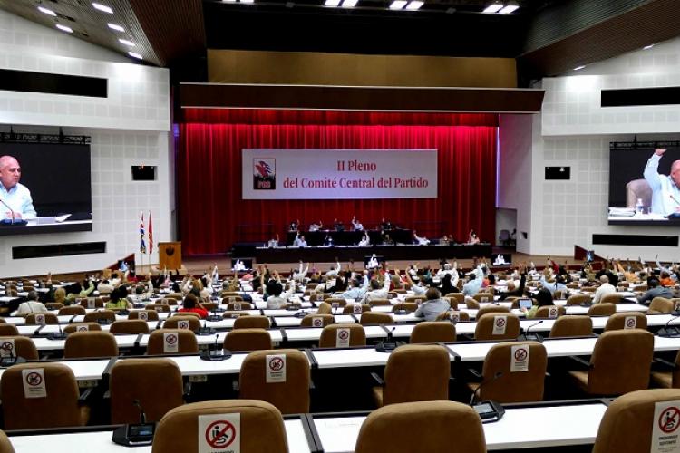 #Cuba 🇨🇺 Sesiona II Pleno del CC del <a href="/PartidoPCC/">Partido Comunista de Cuba</a>
Amplia cobertura informativa q ud. Puede seguir  📢<a href="/CanalCaribeCuba/">Canal Caribe</a>
👇
youtu.be/bXDUo-n77cI
.
youtu.be/1HCMmodKbRQ
.
youtu.be/fIz5LOd0Vzk
.
youtu.be/F-Zy0CiYipE
.
youtu.be/bArEvDaaCJE
.
youtu.be/CfMe0jZh2z8