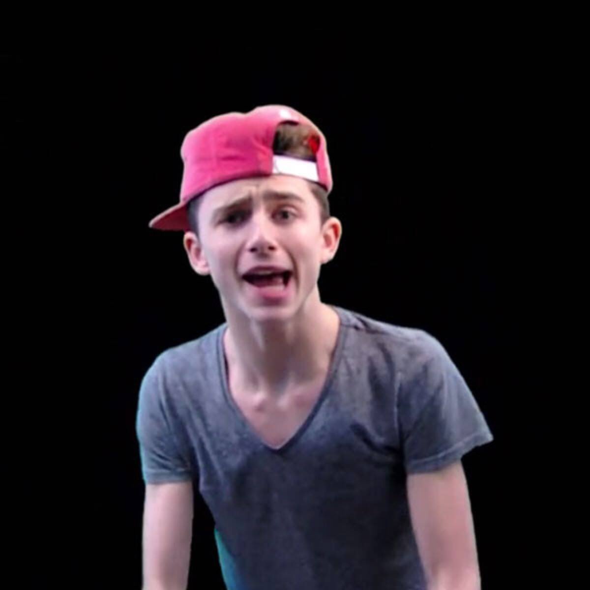 abrooklynbae's tweet image. cardan singing a song to jude #realscene