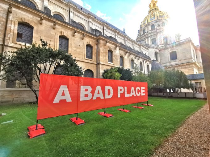 Cmontsoreau's tweet image. A BAD PLACE de Art &amp;amp; Language, publiée dans le magazine Art Press, et présentée cette année à Art Basel et à l&apos;Hôtel des Invalides.

#abadplace #artbasel #museedelarmee #montsoreau 
#artpress