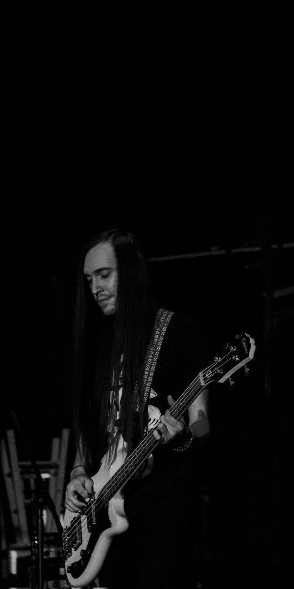 soydemusica's tweet photo. Dank show.
(B&W)
@thyroidsband
#thyroids #thyroidsband #concert #show #rock #punk #punkrock #rockandroll #texastheatre #dallas #blackandwhite #photooftheday #concertphotography #texas #vibe #art #photography #SPiCollective #nikon #sony #canon #canonm50 #canonm50photography https://t.co/cm2zvGrmMh