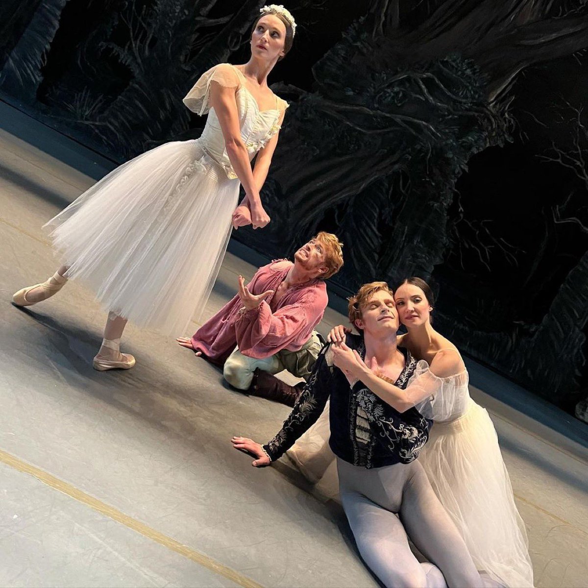 ABTBallet's tweet photo. Squad goals 👏🏼 #ABTGiselle
📷: Devon Teuscher, Jarod Curley, Aran Bell, Christine Shevchenko https://t.co/3RUw9JKTGz