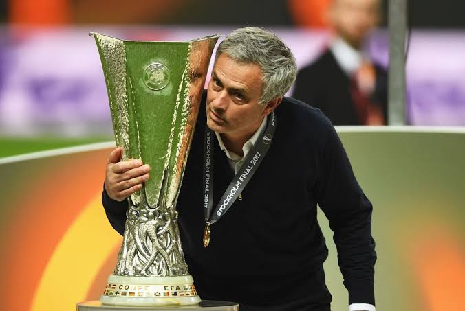 UtdIndonesiaBDG's tweet photo. "Ole ini sedang membangun tim yang dulu ancur sama pelatih-pelatih sebelumnya pasca Sir Alex"

Pelatih Manchester United pasca Sir Alex : https://t.co/vTqQDi3OiV