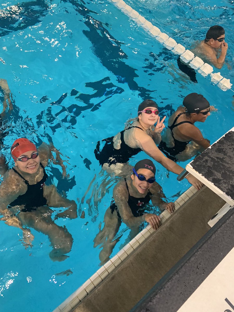 MaeganMerriman's tweet photo. We had a blast swimming in Duncanville yesterday! These swimmer work so hard and it is paying off 🦈🦈🦈 https://t.co/PtGT1Z84by
