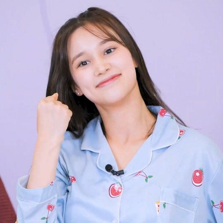 hiyyihluvr's tweet photo. please don't ever take off your smile, sunshine. remember that we always love you :))

#WeLoveYouBahiyyih #Kep1erOT9 https://t.co/DhQ8qOPope
