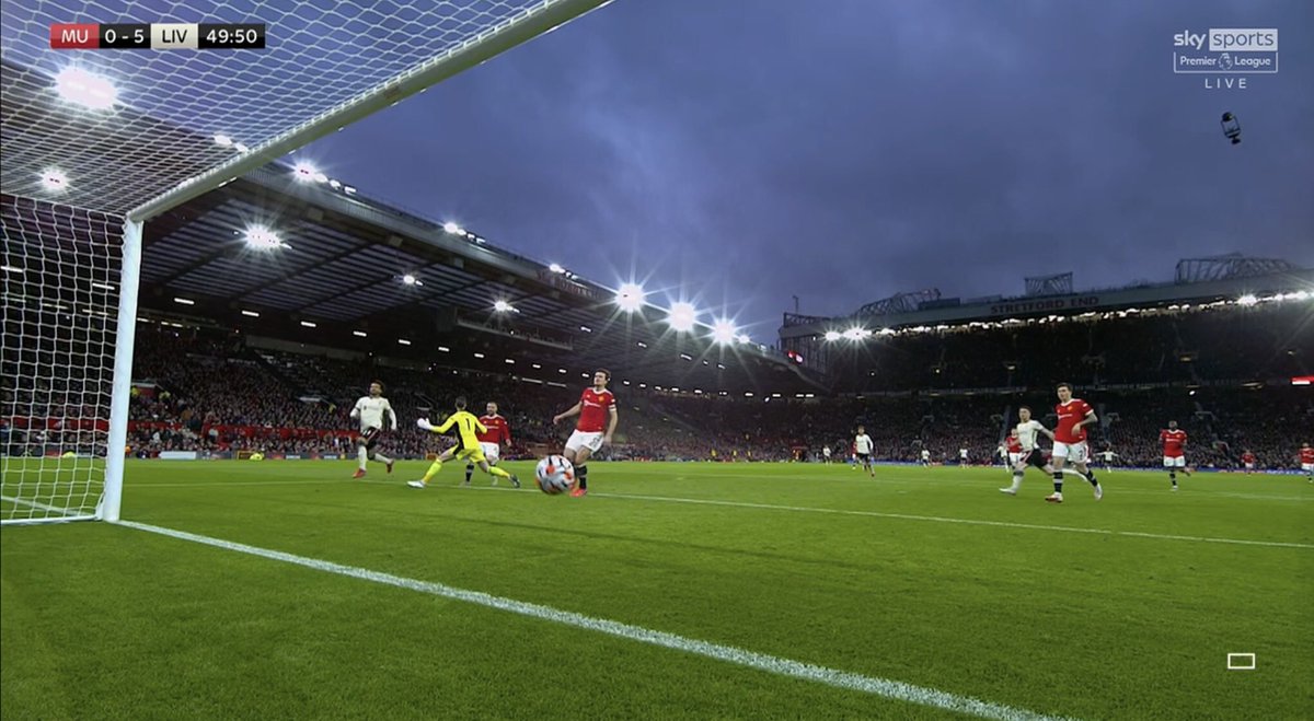 SkySportsStatto's tweet photo. ⚽️⚽️⚽️ Mohamed Salah is the first away player to score a League hat-trick at Man Utd since QPR’s Dennis Bailey on Jan 1, 1992 https://t.co/pkeH4GPAgR