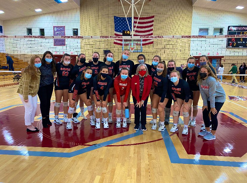 What a weekend. Extremely proud of this teams work ethic, grit, battle and heart. Leaving Brooklyn• Bringing a W home to BROOKLAND ❤️ Big thanks to our VP Dr. Garbuio for her support this weekend 💪🔓 

#ROLLCARDS