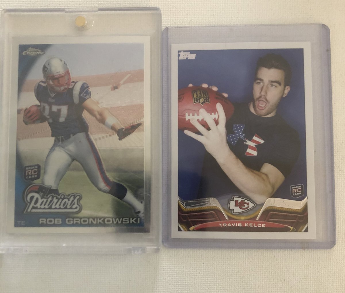 DhsCards's tweet photo. Happy National Tight End Day y’all! #BlockReleaseCatchSpike #Thehobby
@CardPurchaser https://t.co/XXUIV9vsIz