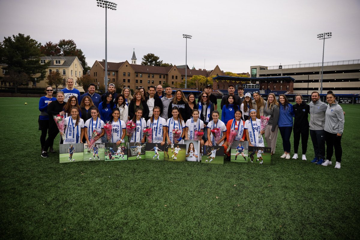 SHUWSOC's tweet photo. Your 2021 senior class! 🎉 

#HALLin 🔵⚪️ https://t.co/nmmJay7aEs