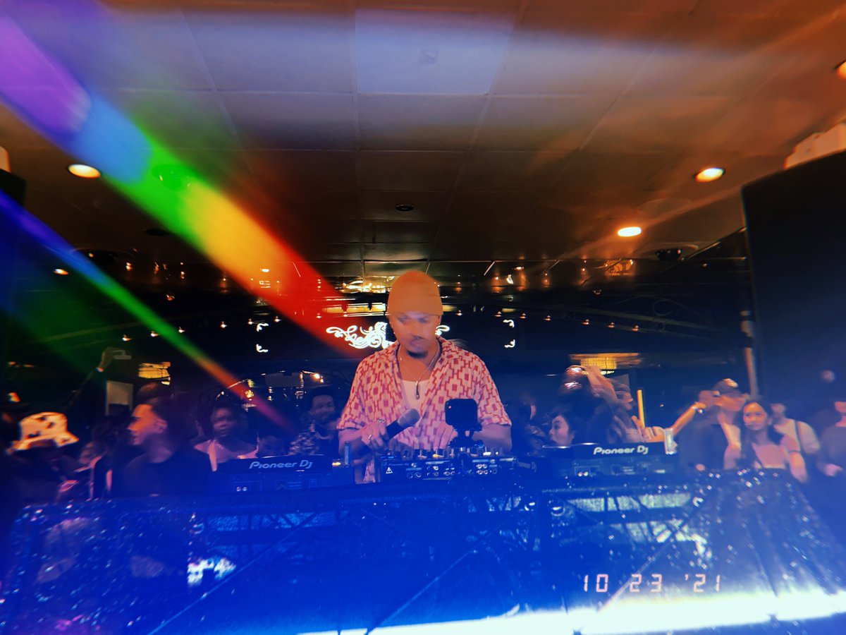 NyiaLuna's tweet image. @SangoBeats was on da boat spiritually through the amazin 4 hr set! Shoutsout @joekay !🤘🏽🧡⚓️ 🌁#BoatParty #SoulectionRadio #15Utah #TheCity