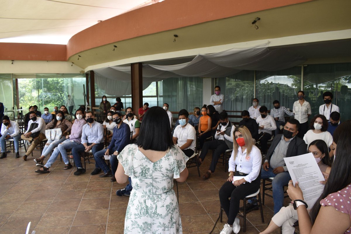 _BrendaEspinoza's tweet photo. 👉🏼Muy contenta y agradecida con la invitación de la @redpoliticosmor a este espacio muy novedoso y diferente de intercambio

🖊📋Firmamos el pacto de la juventud, donde nos comprometimos con las y los Jóvenes en colaborar por un mejor #Morelos para todos❤💪🏽 https://t.co/SlxGNwzco9