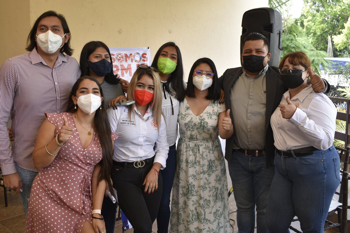 _BrendaEspinoza's tweet photo. 👉🏼Muy contenta y agradecida con la invitación de la @redpoliticosmor a este espacio muy novedoso y diferente de intercambio

🖊📋Firmamos el pacto de la juventud, donde nos comprometimos con las y los Jóvenes en colaborar por un mejor #Morelos para todos❤💪🏽 https://t.co/SlxGNwzco9