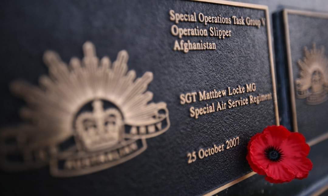 CJTF633's tweet photo. LEST WE FORGET | Today we remember Sergeant (SGT) Matthew Locke of the Special Air Service Regiment. SGT Locke was on a patrol when fatally wounded by small arms fire from Taliban extremists on 25 Oct 2007. SGT Locke enlisted into the Australian Army in 1991. #WeWillRememberThem https://t.co/loLu82jz9T