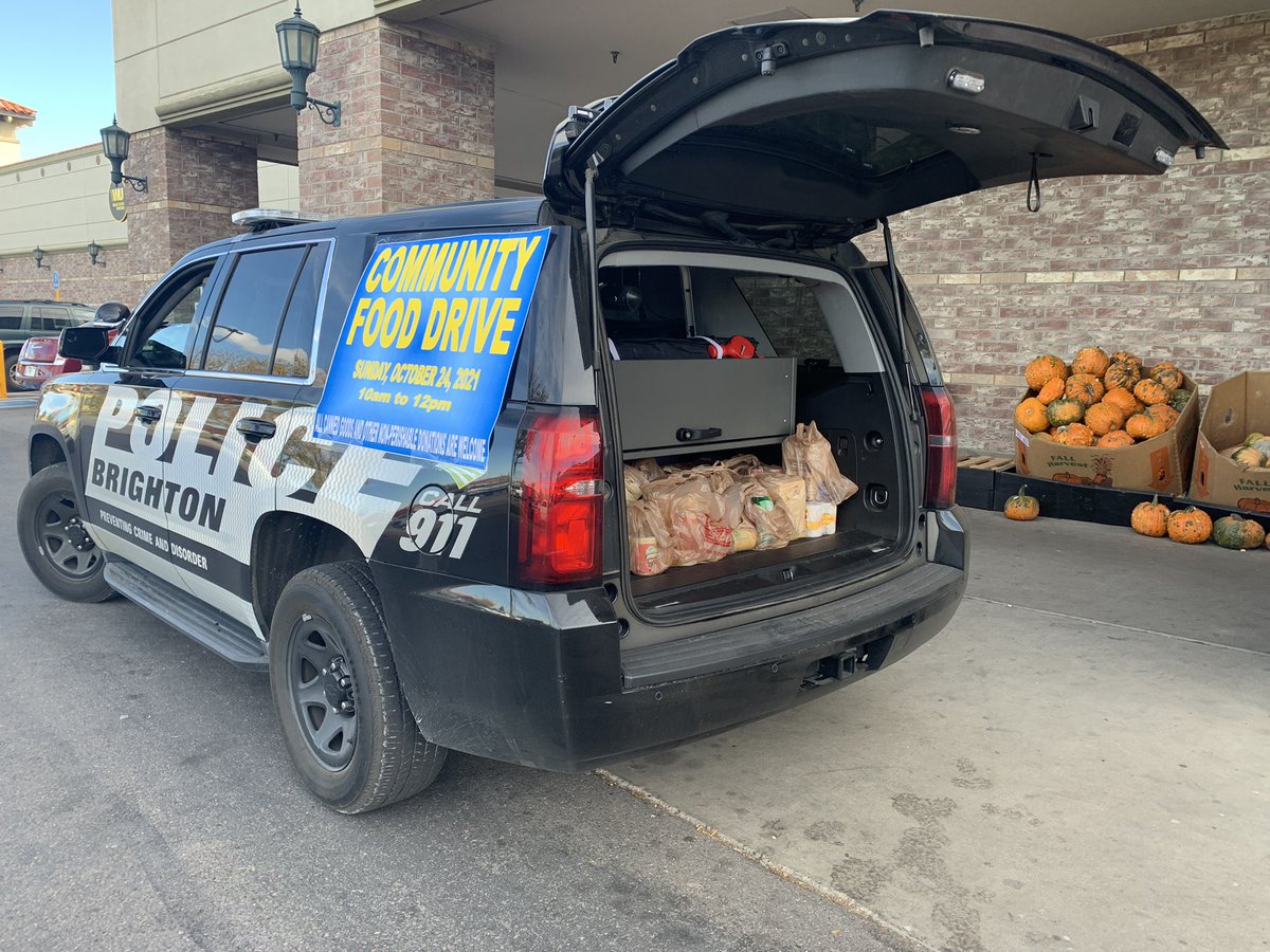 BrightonPolice's tweet photo. Stop by King Soopers (500 S. 4th Ave) or Safeway (1605 E. Bridge St) to support our community food drive. We will be at both locations until noon today. 

#brightoncolorado #wearebrighton #brightonpolicedepartment https://t.co/61BXBc19zs