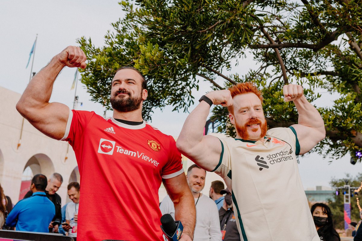 SFarrellyPro's tweet photo. Has anyone seen @DMcIntyreWWE #MyPLMorning #MANLIV https://t.co/zbo5oQnP77