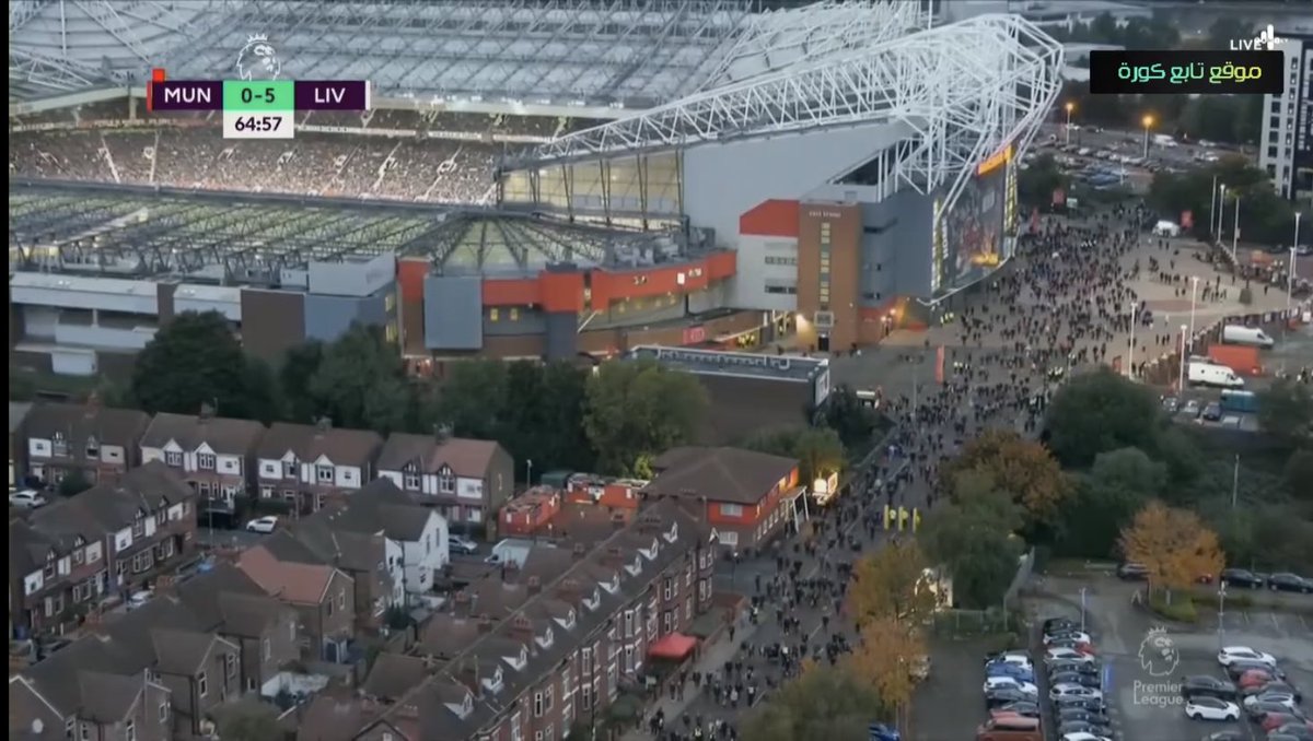 itsZTradingZ's tweet photo. Damn a lot of fans going home 😢 #OLEOUT https://t.co/0MNC6xMdBm