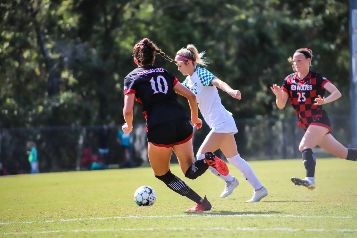 CoastalWSoccer's tweet photo. Feeling just fine at halftime! https://t.co/WobKEjuvO7
