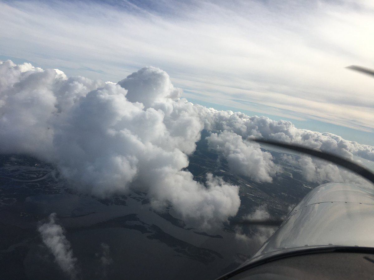 AerostarFltCrew's tweet photo. Sky candy!
#whywefly #idratherbeflying #pilotlife https://t.co/ToPg5DPqqY