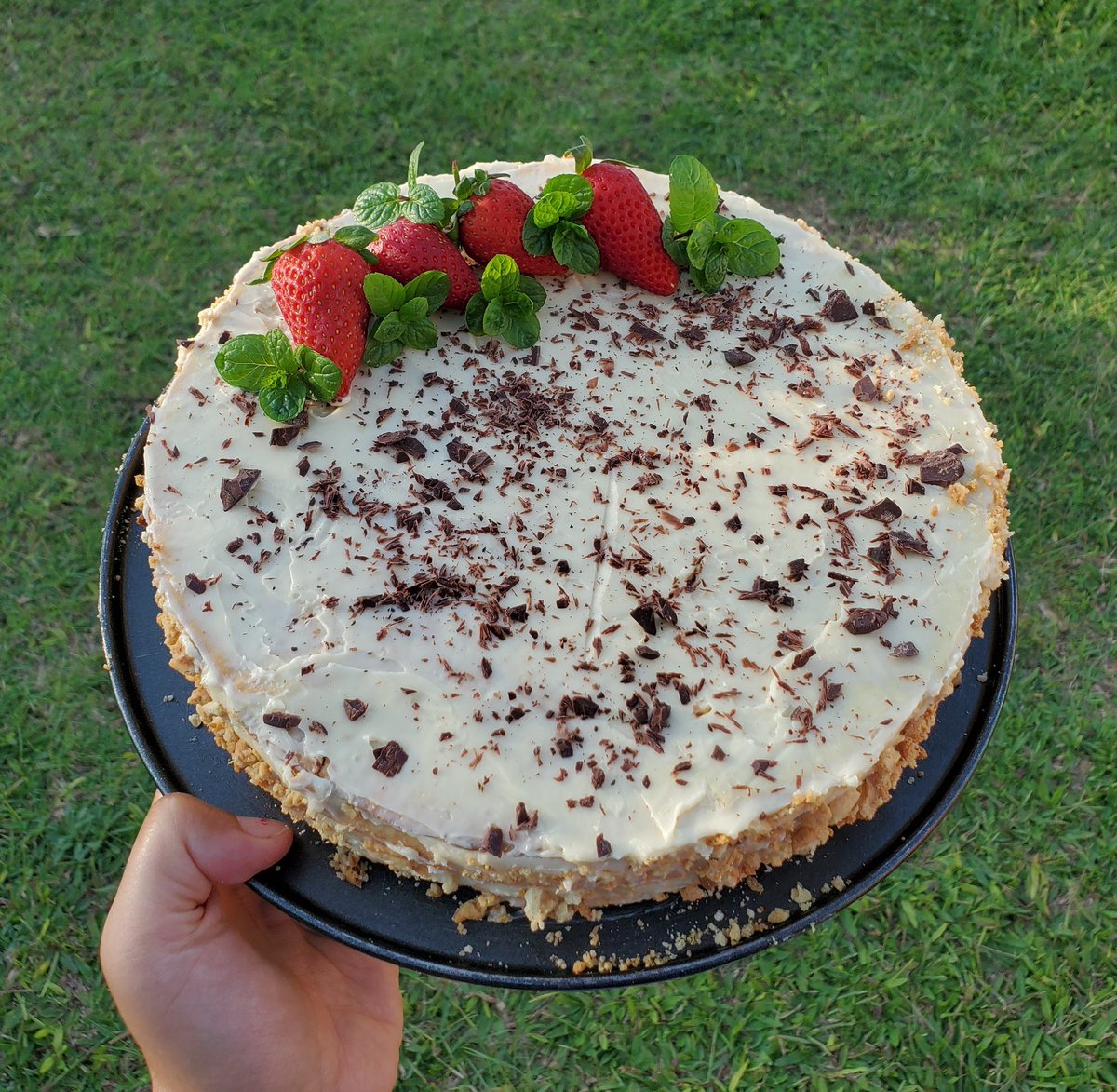 DelightsOlga's tweet photo. Mikado is an Armenian cake similar to the Russian Honey Cake. Its made with layers of biscuit like pastry and caramel buttercream, resulting in a sweet creamy and crunchy bite. 

#OlgasExperiments https://t.co/lM0GUYZkZL