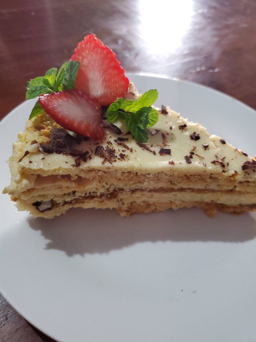 DelightsOlga's tweet photo. Mikado is an Armenian cake similar to the Russian Honey Cake. Its made with layers of biscuit like pastry and caramel buttercream, resulting in a sweet creamy and crunchy bite. 

#OlgasExperiments https://t.co/lM0GUYZkZL