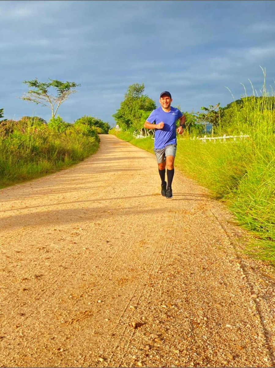 SergioA22075048's tweet photo. La vida te va marcando la pauta, tú decides avanzar o quedarte a mirar lo que siempre pudiste lograr.

#17kms
#maratontulum https://t.co/htfHhB7leZ