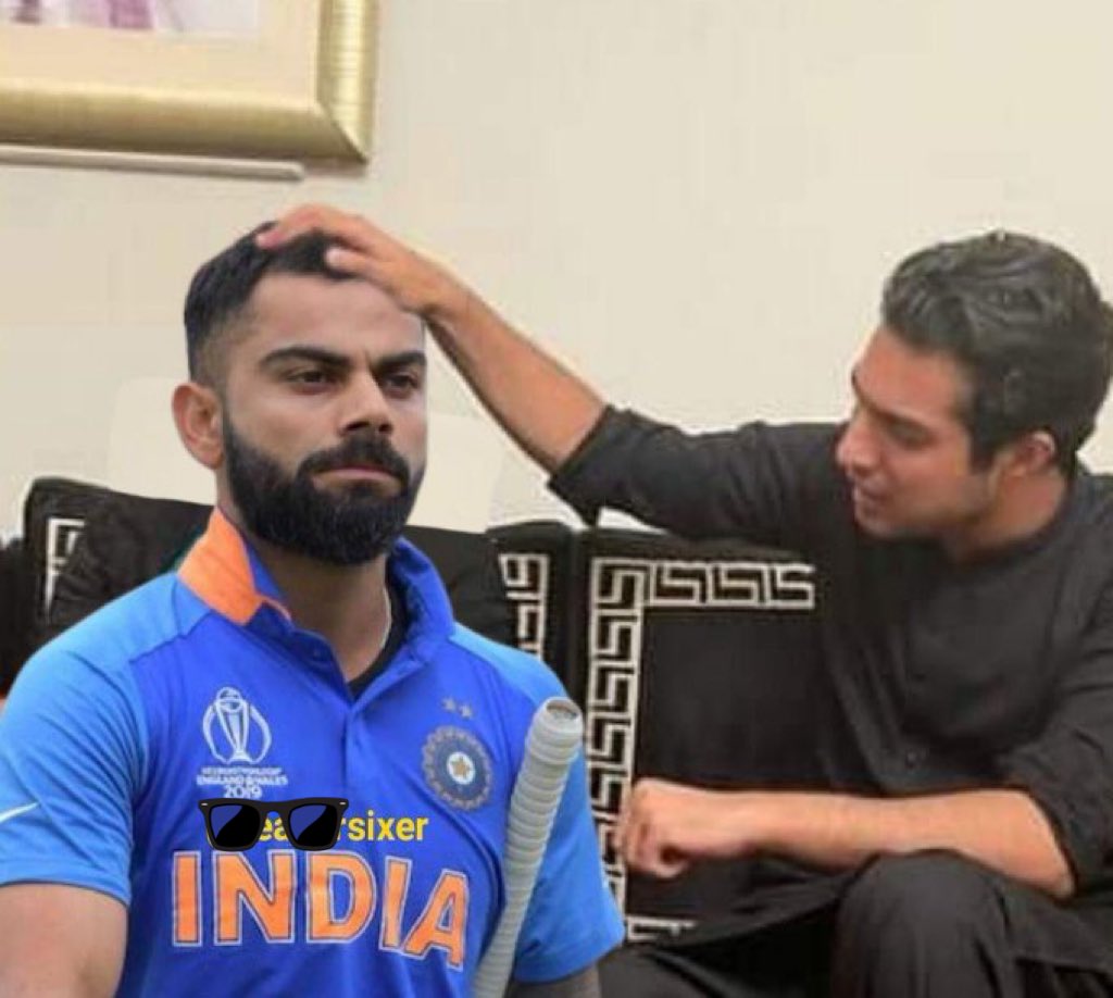 jessepinkman_00's tweet photo. Iqrar ul Hassan Not coming slow 😂
#PakvsIndia https://t.co/AQplahx2bf
