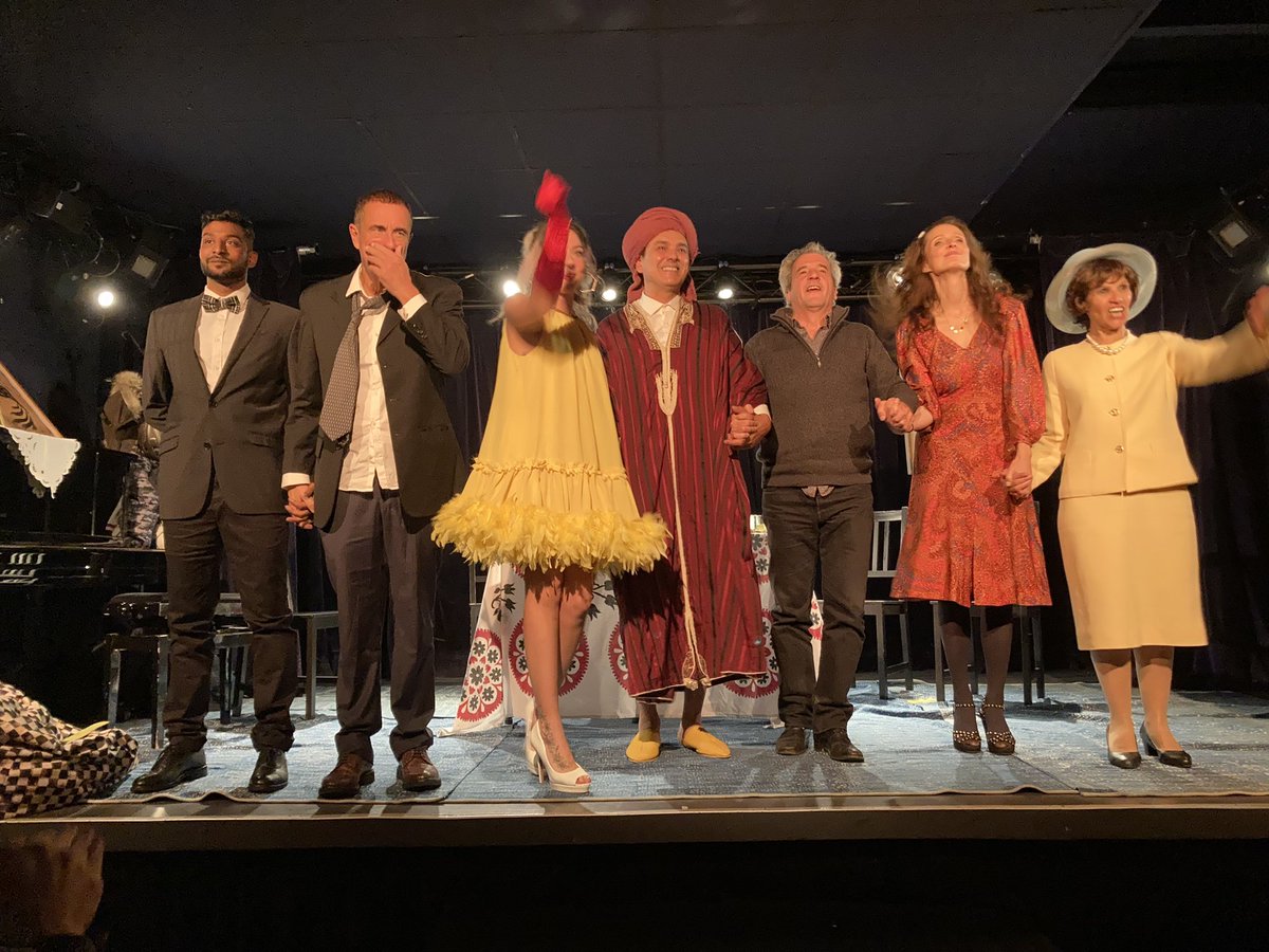 intwittoveritas's tweet photo. Merci à @SergeSandor @LarbiNaceri et toute la troupe de rappeler que le rire désamorce bien des conflits ! 
Courez à la @ComedieNation 🎭 avant le 31 octobre ! C’est un ordre et vous savez que je suis de bons conseils 🤓
RT ! Un petit bijou qui mériterait aussi une grande scène ! https://t.co/A9gou8jiSZ