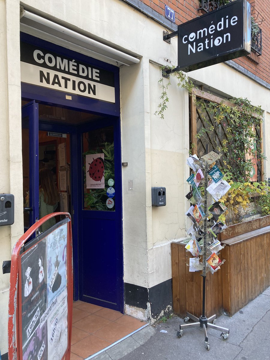 intwittoveritas's tweet photo. Merci à @SergeSandor @LarbiNaceri et toute la troupe de rappeler que le rire désamorce bien des conflits ! 
Courez à la @ComedieNation 🎭 avant le 31 octobre ! C’est un ordre et vous savez que je suis de bons conseils 🤓
RT ! Un petit bijou qui mériterait aussi une grande scène ! https://t.co/A9gou8jiSZ