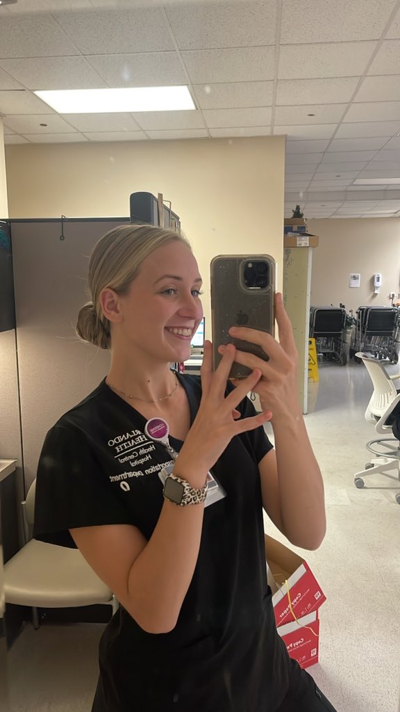 xxcarriemc's tweet photo. #workinmom https://t.co/X0OkCpsN7Q