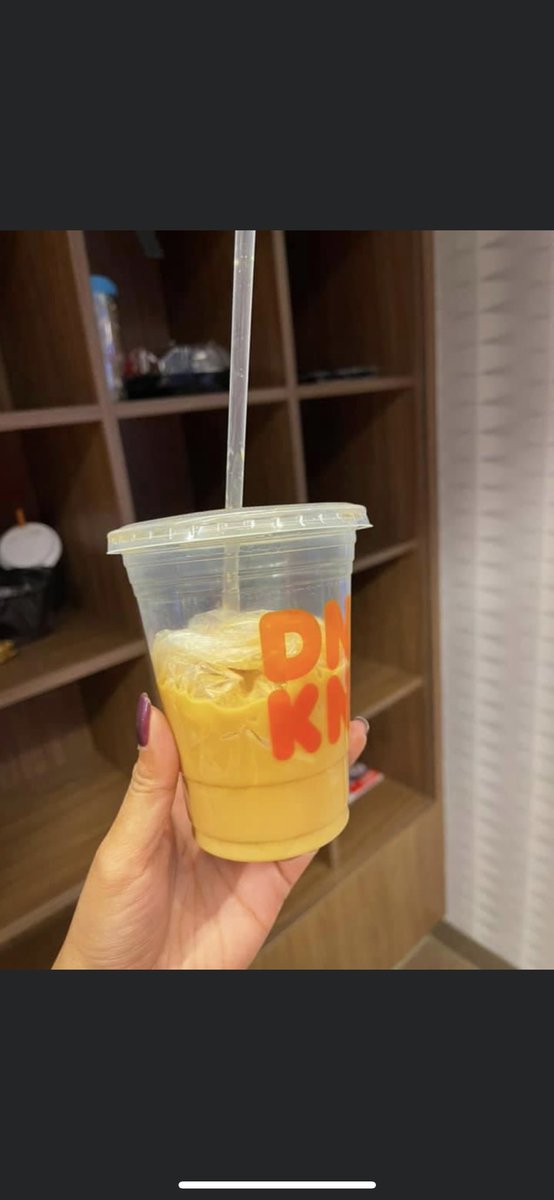Smilingsteveo's tweet photo. I didn’t know that coffee comes with a whole bag in the cup🤬 @dunkindonuts https://t.co/pcsFsEqogT