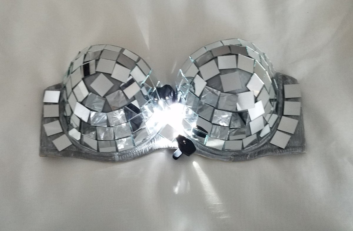 Create4ACauseNY's tweet photo. Silent auction of beautifully decorated bras during #DragBingo 4-6pm today at Inwood Farm - 600 W 218 St NYC. 
See art pieces by @staceysager7 @KKeatng &amp; others.  
Proceeds benefit @RedDoorCm.  
Can't wait!

#cancersucks #BCAM #fundraiser #inwood #uptown #silentauction #funinNYC https://t.co/M5T3Rd3Eid