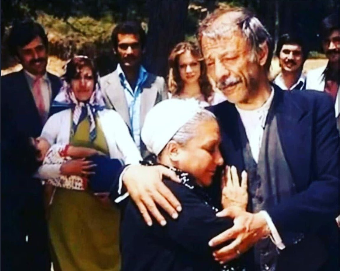 “Olur ya; halledemeyiz bazı şeyleri. Bir çok şeyi de mahvederiz. Ağlar, sonra el ele tutuşur beraber güleriz. Sen yine de her koşulda yanımda ol.”