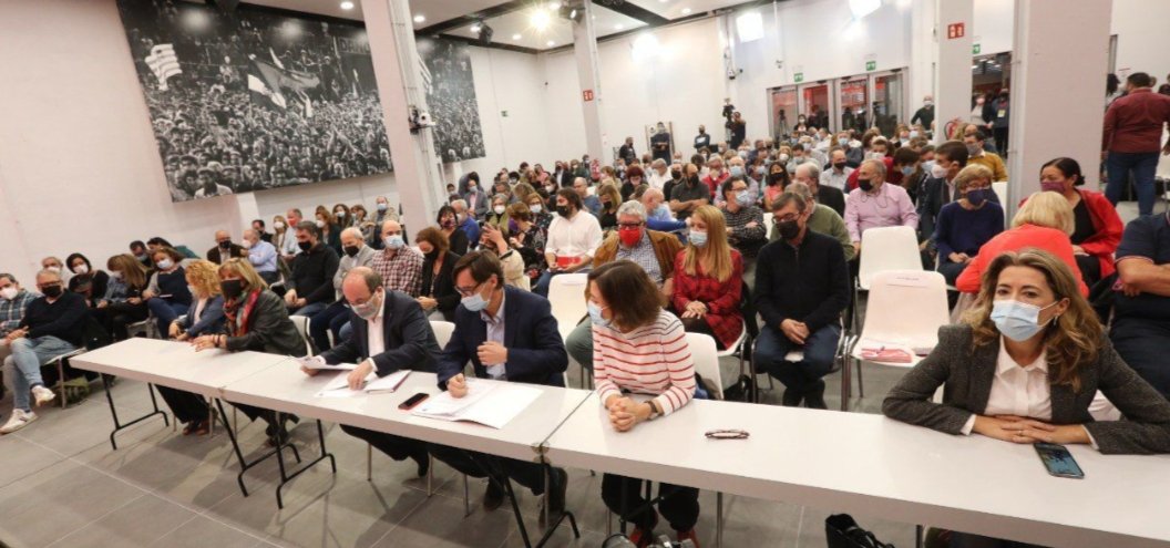 aliciarll's tweet photo. Moltes gràcies @miqueliceta x aquests quasi 8 anys d'immensa dedicació, intel·ligència i lideratge. 
A tots aquells que hem tingut la sort de treballar amb tu ens deixes un gran mestratge!
I gràcies @salvadorilla per la teva il·lusió i disposició a encapçalar el projecte del PSC! https://t.co/fGwZihdY8r