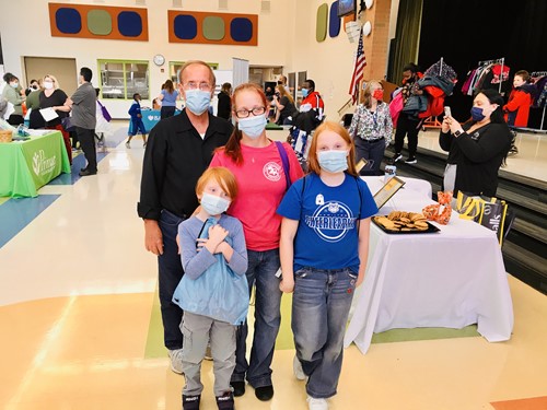 Fairwood Elementary banded together with community groups and businesses to create a successful Family Resource Night! Families, students, and staff were provided with the opportunity to build strong networks, engage with our community, and connect beyon…
hamiltoncityschools.com/4/News/2089