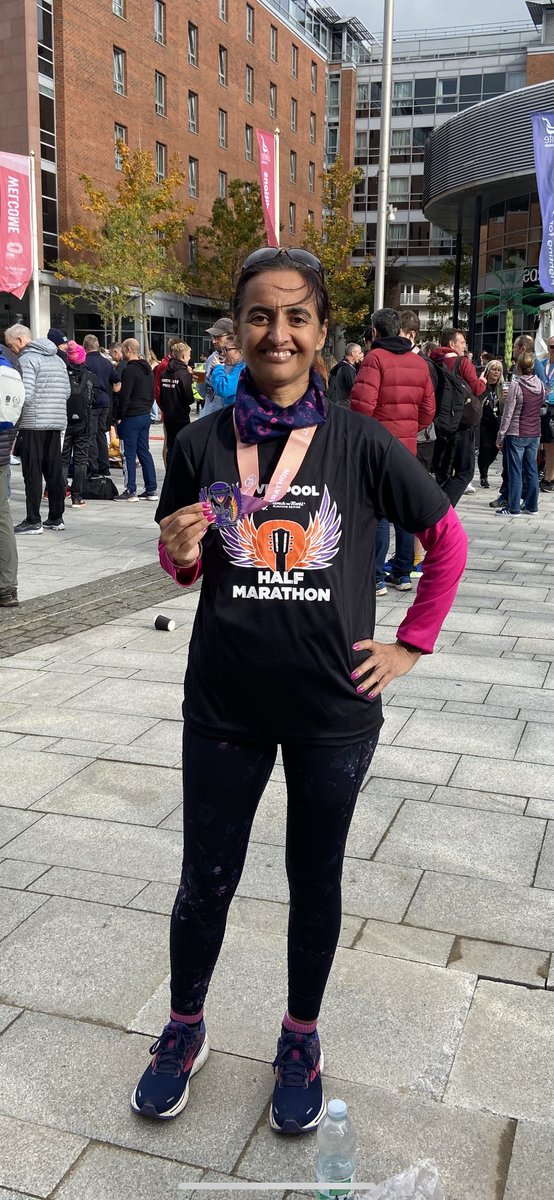 Massie68's tweet image. Well that was fun! Rock’n Rolled my first half marathon event @RnRLiverpool for @BCRFcure . gofund.me/904340c0 🎀Chip time 02.24.31 ! That is sub 2.25 in running speak 🤣 fabulous morning around Liverpool city along the docks! #RnRLiverpool 🏃🏽‍♀️👚👟🏅 #ukrunchat #BreastCancer