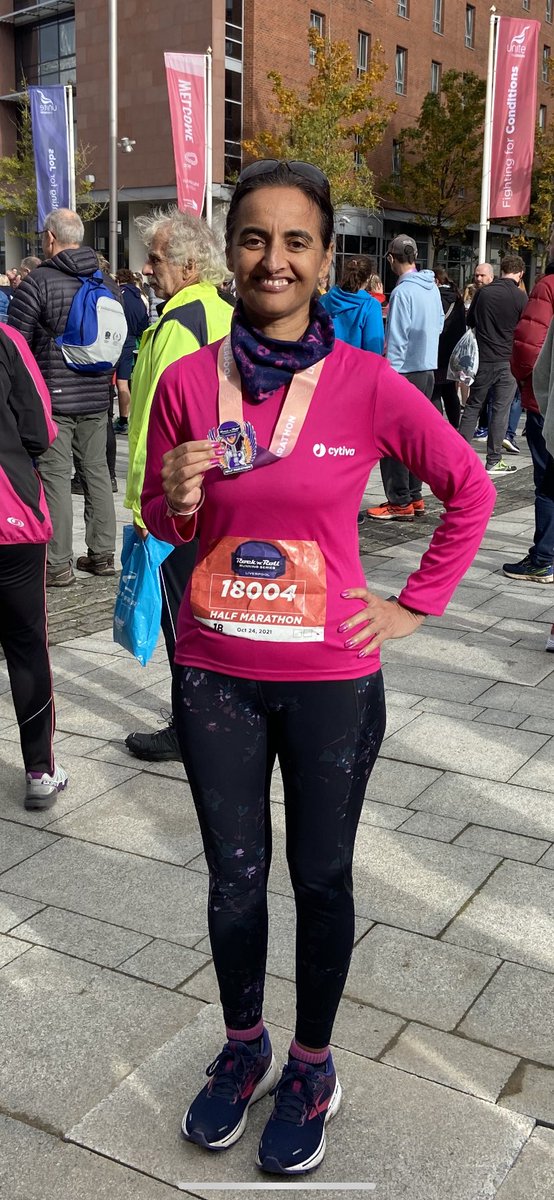Massie68's tweet image. Well that was fun! Rock’n Rolled my first half marathon event @RnRLiverpool for @BCRFcure . gofund.me/904340c0 🎀Chip time 02.24.31 ! That is sub 2.25 in running speak 🤣 fabulous morning around Liverpool city along the docks! #RnRLiverpool 🏃🏽‍♀️👚👟🏅 #ukrunchat #BreastCancer