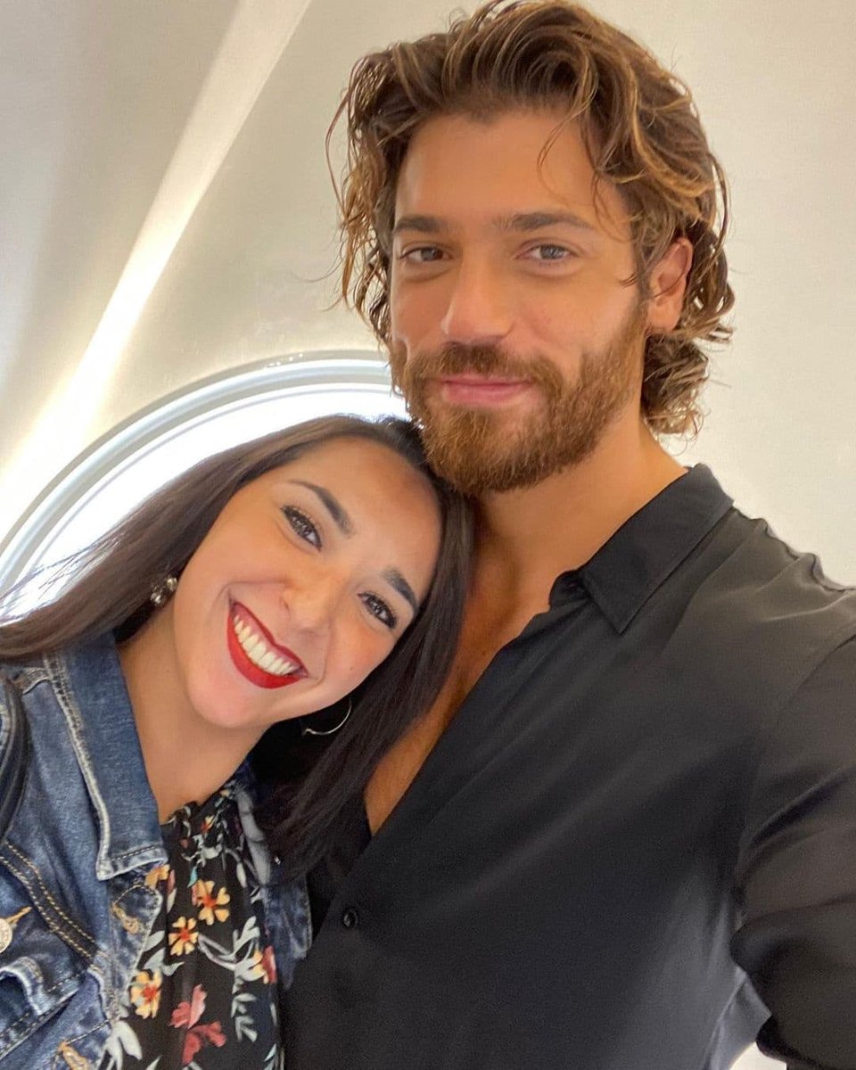 trini_mell1e's tweet photo. These pics are such a mood and EXACTLY how I would be haha #CanYaman #CanYamanManiaTour https://t.co/Od88xYvdg1