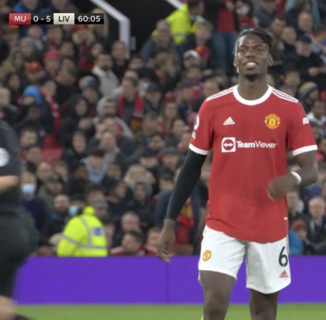 KophieMahn_'s tweet photo. Pogba taking one for the team to get Ole out. My GOAT. https://t.co/ELRtSYKqwa