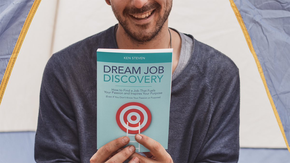 CoachKenSteven's tweet photo. Essential reading for the GREAT RESIGNATION

If you're considering a job or career change

Reading this book will ensure that your next move

Will be to a job that's a dream for you to do.

Available at Amazon, Barnes &amp; Noble, Kobo

This may help someone you know. Please share! https://t.co/cUru9qlbMN