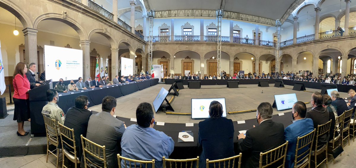 AldoFasciZ's tweet photo. El “Acuerdo por la Seguridad de Nuevo León” es un gran compromiso, un esfuerzo colectivo para todos los que amamos Nuevo León.

En la unión está la fuerza y la nueva fuerza es lo civil.

#LaNuevaFuerzaEsLoCivil https://t.co/mR7ajEeJMC