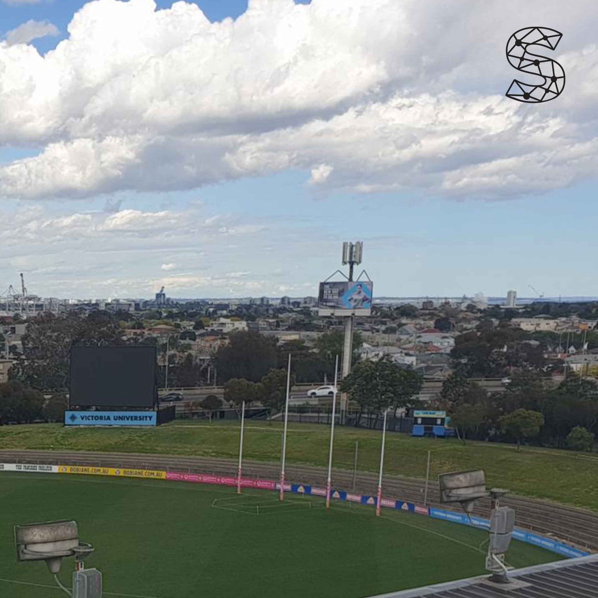 The team are making the most of the Melbourne sunshine. We're going to kick some big goals this week. 🏉

Can you guess where they are building our new transmission site? 📡

#fixedwireless #buildinginfrastructure #notnbn #businessinternet