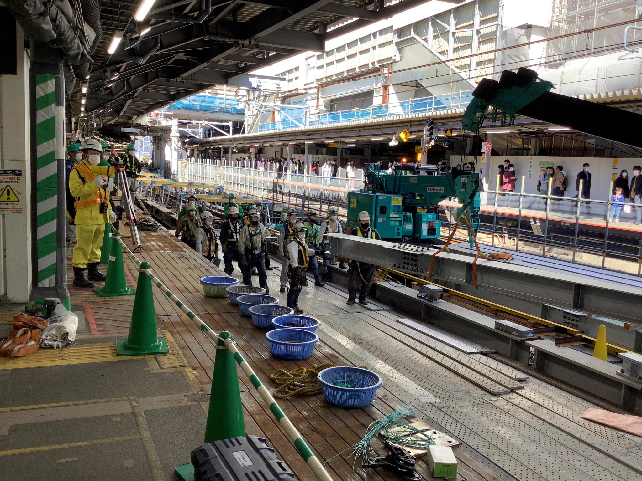 渋谷駅、山手線内回りの大規模工事でホームが拡がっていく様子！