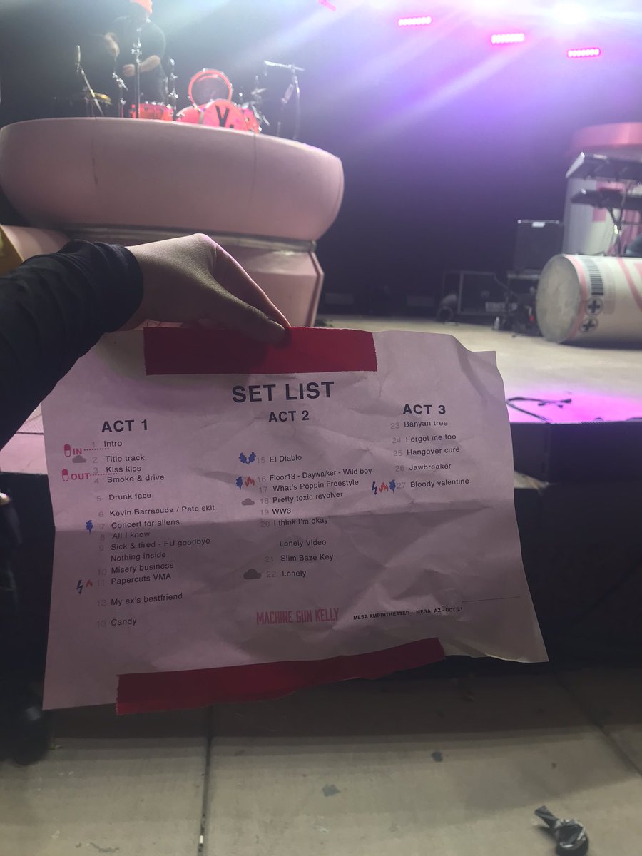 AnaPaulaDuarte5's tweet photo. If I could repeat this day forever I would. First and definitely not my last MGK concert ❤️🔥🤘🏼 #ticketstomydownfalltour #ttmdtour #mgk #machinegunkelly #colsonbaker https://t.co/Ay99KPu87n