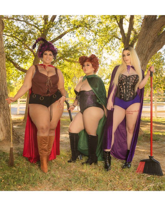 1 pic. Can you guess who we are ? #cosplay #Halloween  @MissTokyoLeigh @pawgemily shot by @9blockprod
