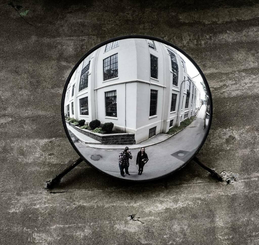 BenCampos_'s tweet photo. Caution. Blind Corner. Westchester, NY. 

#reflections #convexmirror #blindcurve #bebopandbuddy @bcosta345 #basilbacon #basilbaconphotography #fujifilm #fujifilmxt4 #fujixt4 #fujifilmxseries #fujixseries #fufujinon1655mm #fuji1655 #xt4 #mirrorless #fujimirrorless https://t.co/KUhiyptAlQ