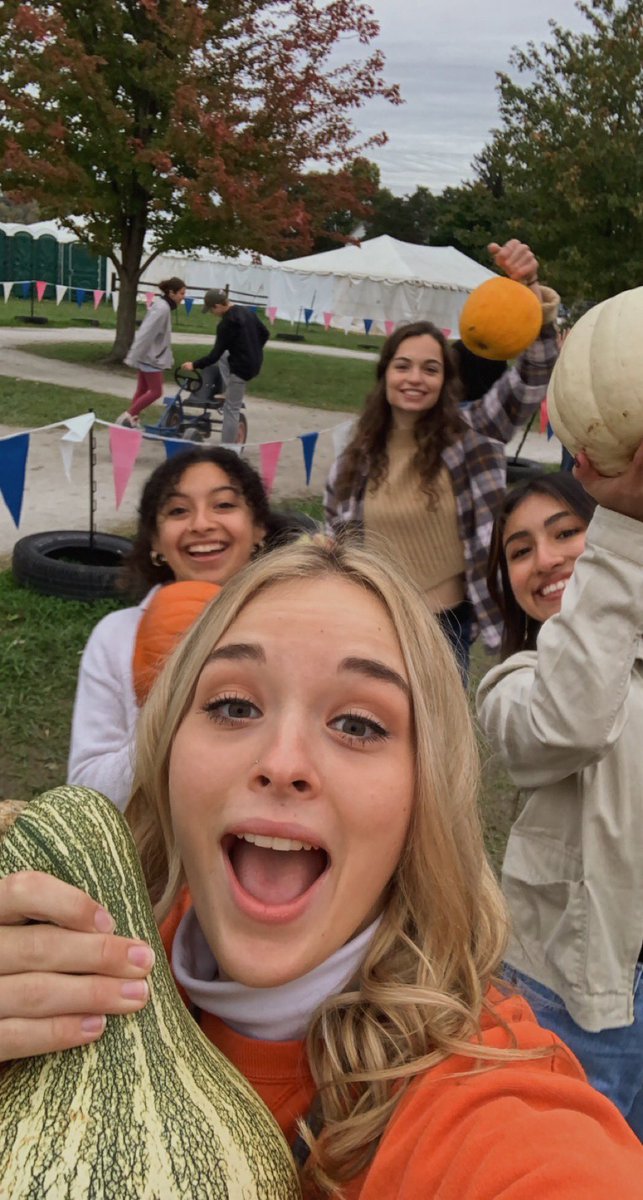 LexTaylor0's tweet photo. thankful 🧡🧡 https://t.co/ZcIWCg0jGg