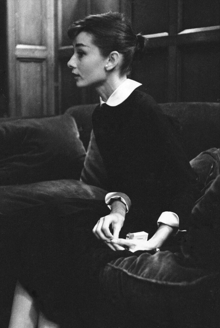 HollywoodForev4's tweet photo. Audrey Hepburn photographed by Bernard Lipnitzki at the Hotel Raphael in Paris, France, 1956. https://t.co/feMkkcWrD7