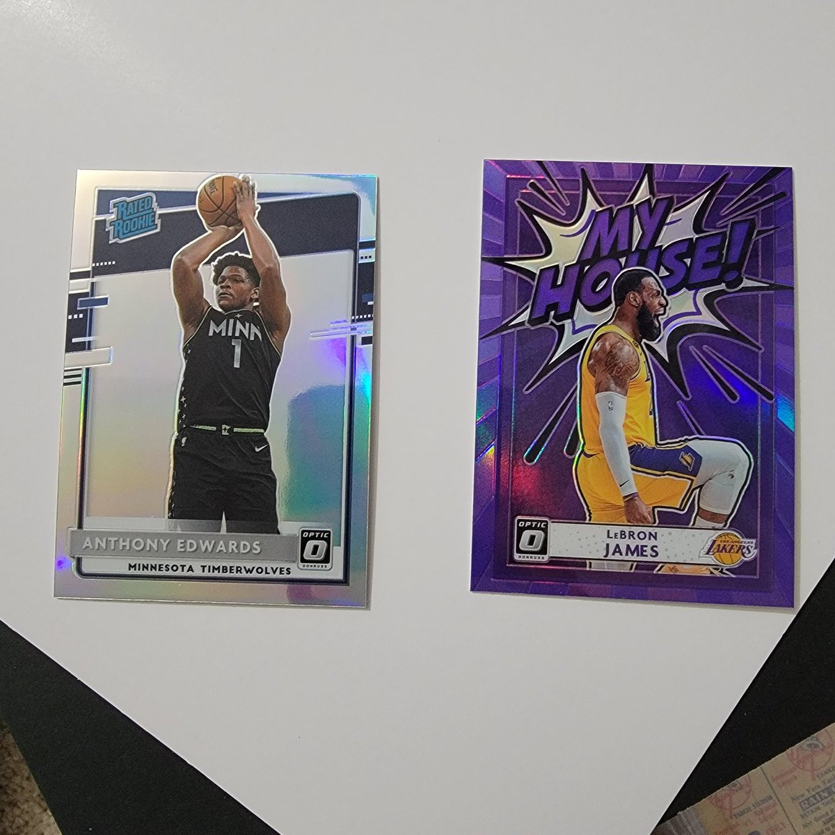 Bought a blaster box of 2020-21 @PaniniAmerica Optic Basketball at  Syracuse Collectorfest today.  2 pretty nice pulls. https://t.co/xPItXyeuuv